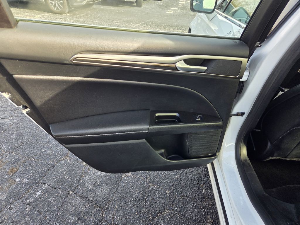 2017 Ford Fusion Image 41