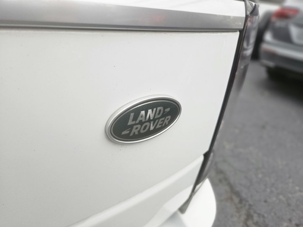 2015 Land Rover Range Rover Image 13