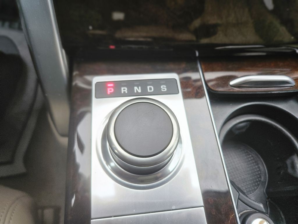 2015 Land Rover Range Rover Image 42