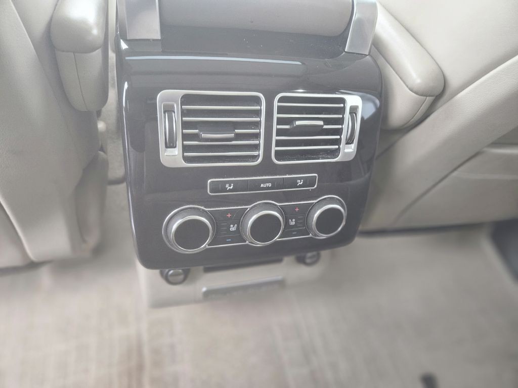 2015 Land Rover Range Rover Image 52