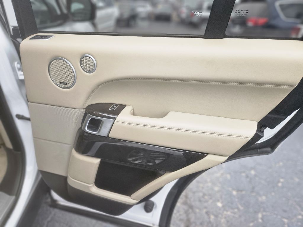 2015 Land Rover Range Rover Image 65