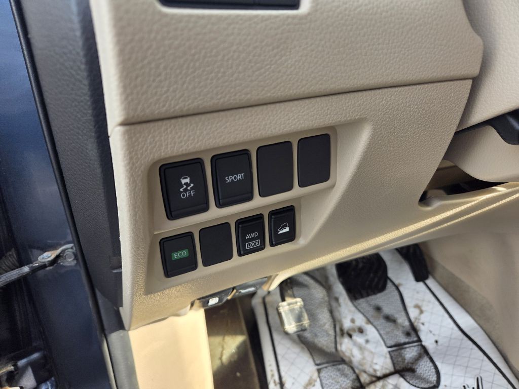 2015 Nissan Rogue Image 23