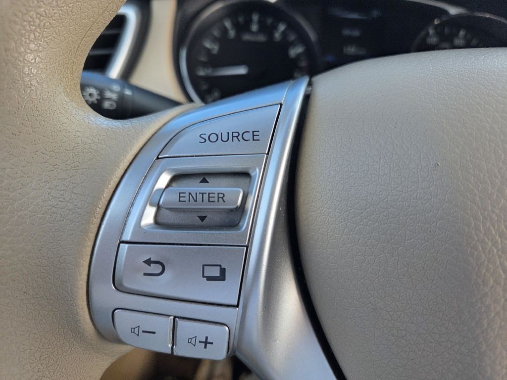 2015 Nissan Rogue Image 27