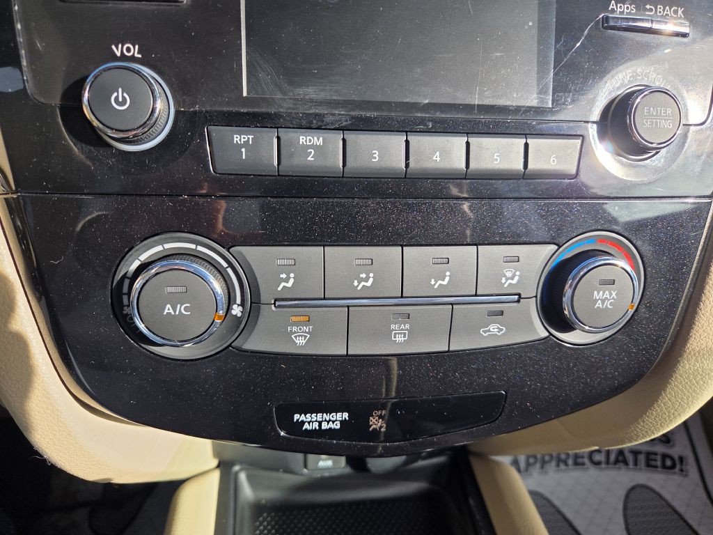 2015 Nissan Rogue Image 30