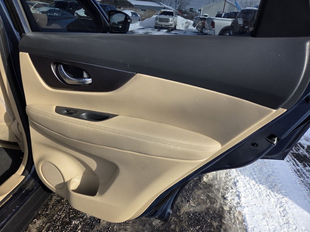 2015 Nissan Rogue Image 43