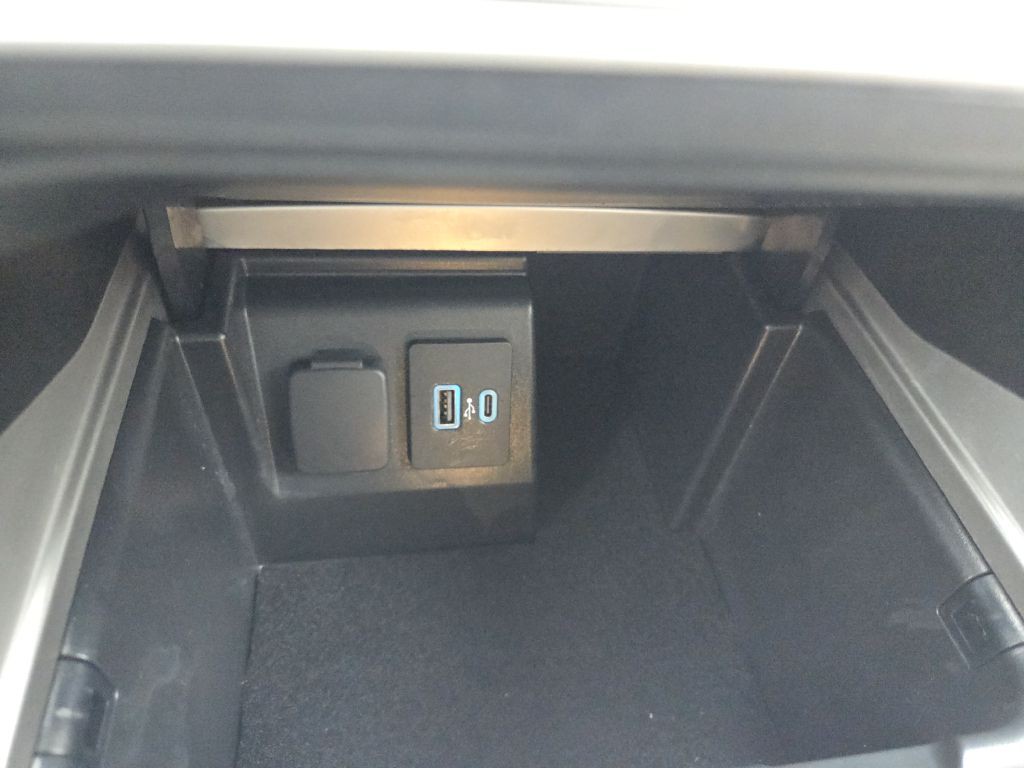 2021 Ford Explorer Image 36