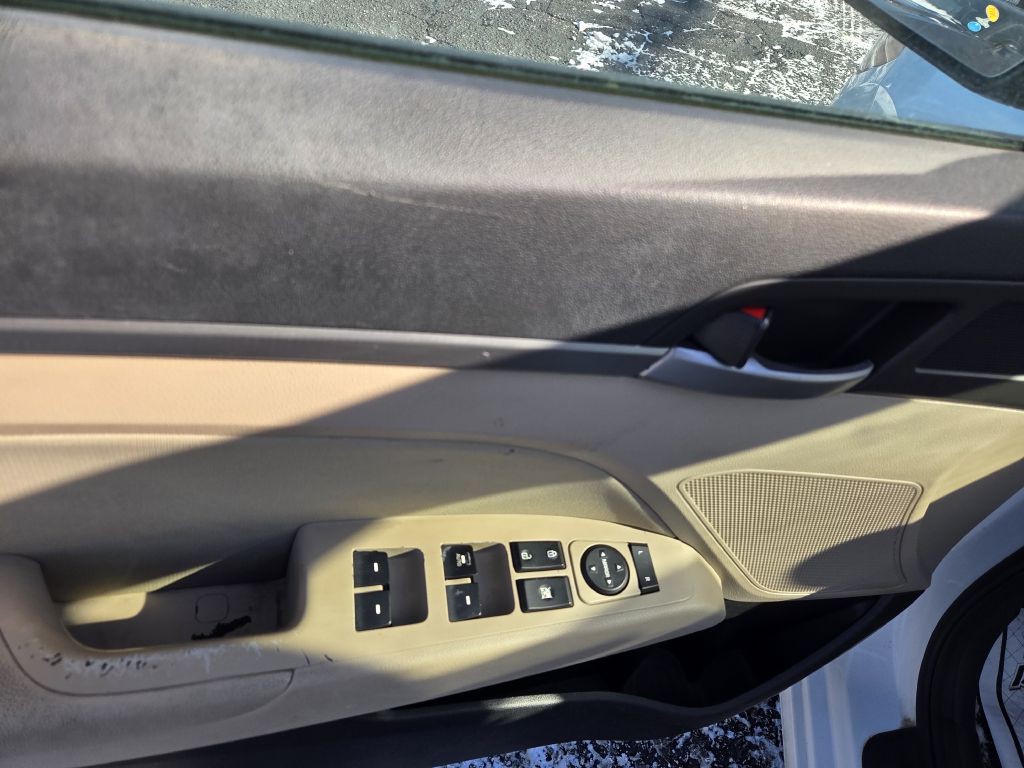2017 Hyundai Elantra Image 18