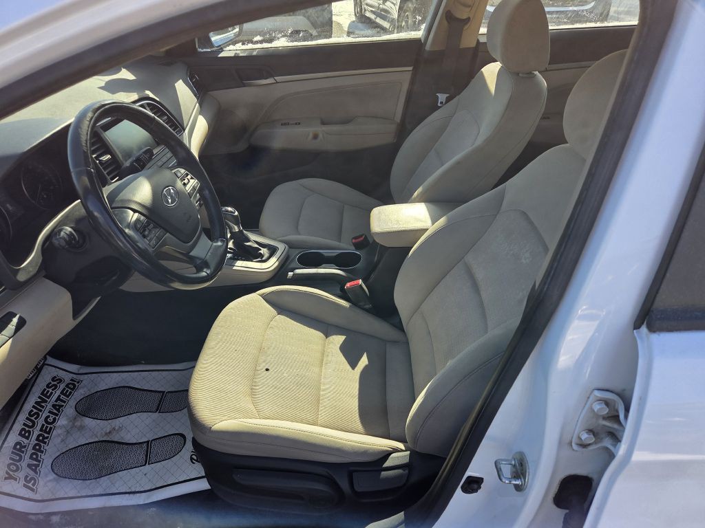 2017 Hyundai Elantra Image 19