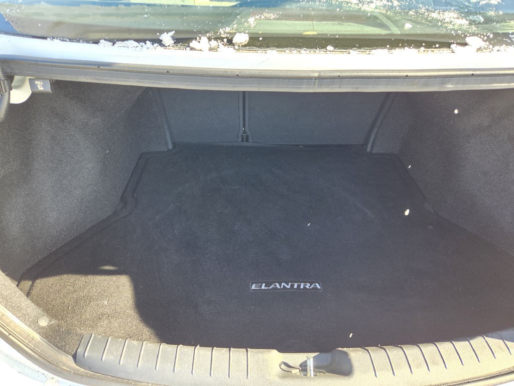 2017 Hyundai Elantra Image 35