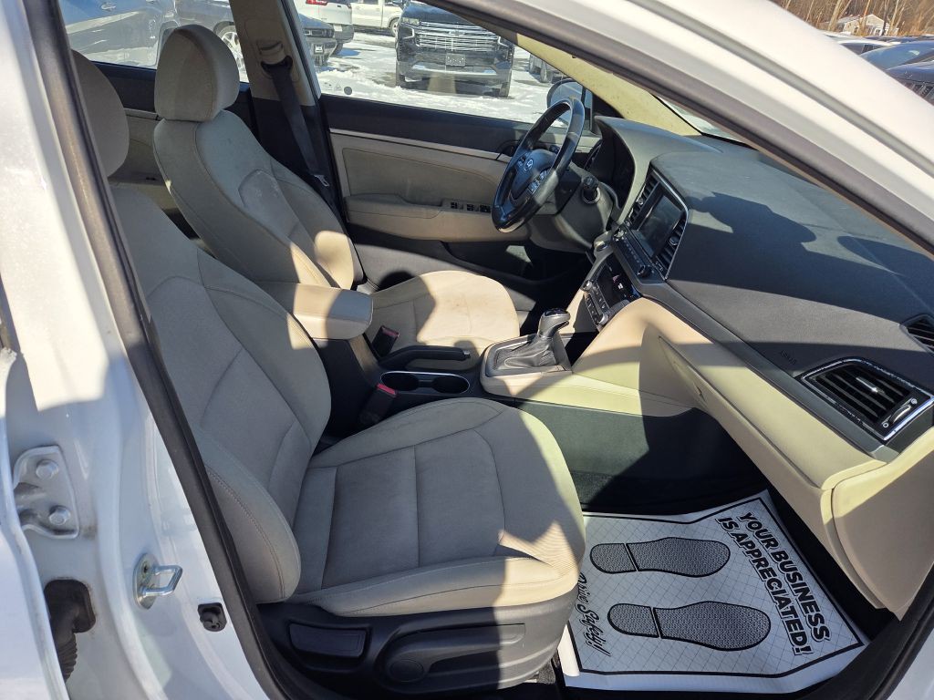 2017 Hyundai Elantra Image 37