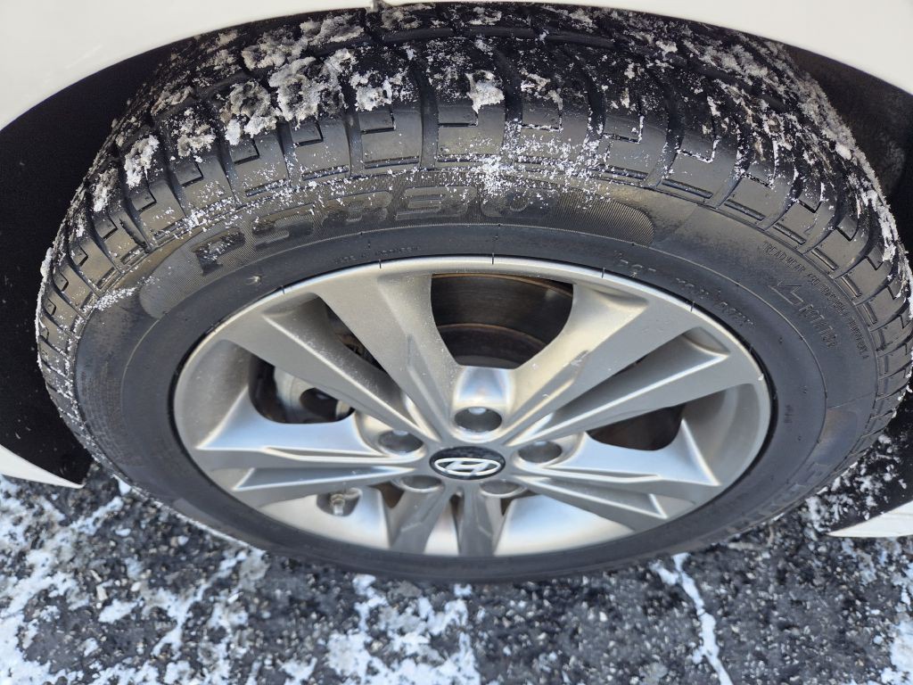 2017 Hyundai Elantra Image 42