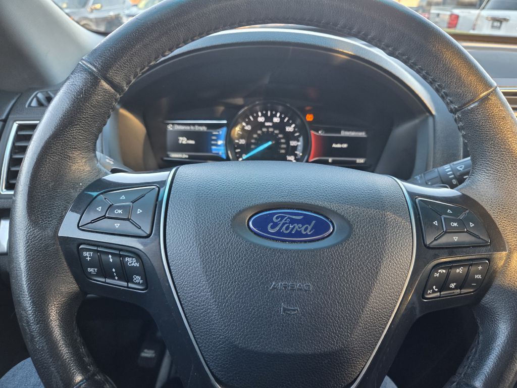 2016 Ford Explorer Image 29