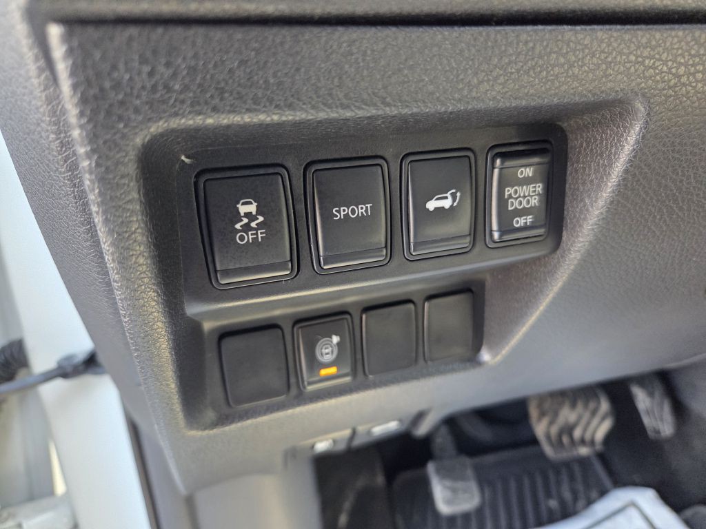 2014 Nissan Rogue Image 25