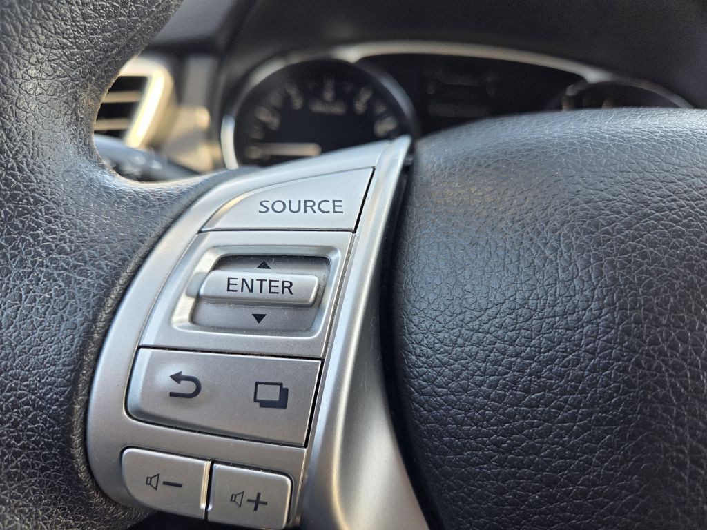 2014 Nissan Rogue Image 29