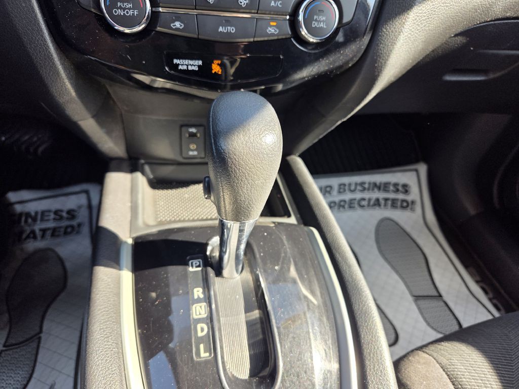 2014 Nissan Rogue Image 35