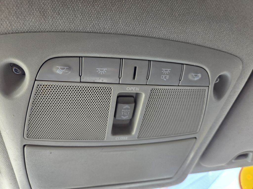 2014 Nissan Rogue Image 38