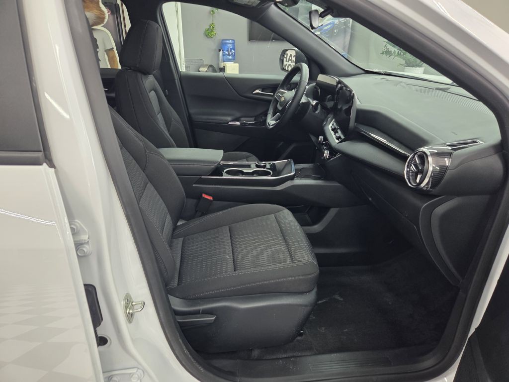 2026 Chevrolet Equinox Image 38