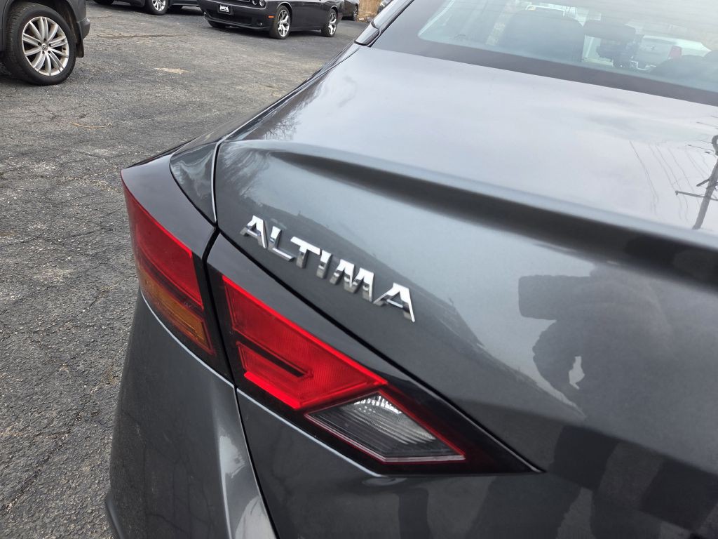 2020 Nissan Altima Image 9