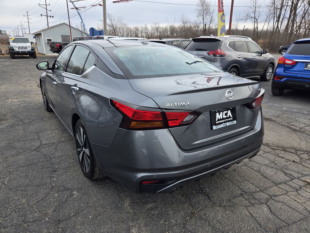 2020 Nissan Altima Image 11