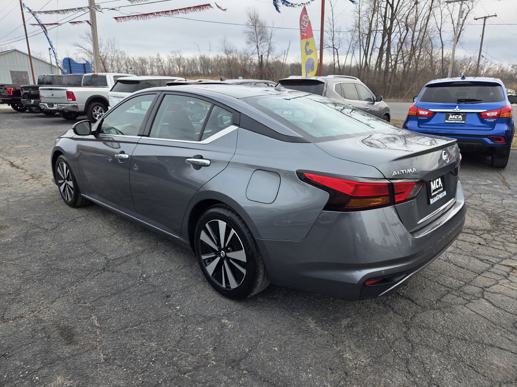 2020 Nissan Altima Image 12