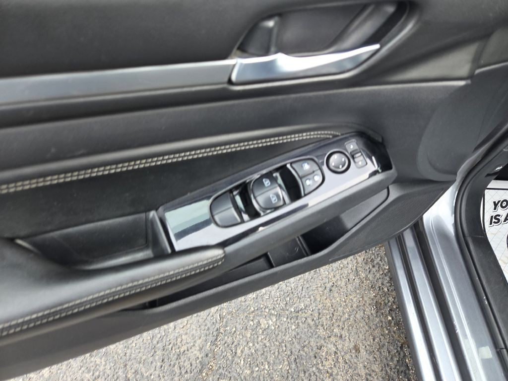 2020 Nissan Altima Image 22