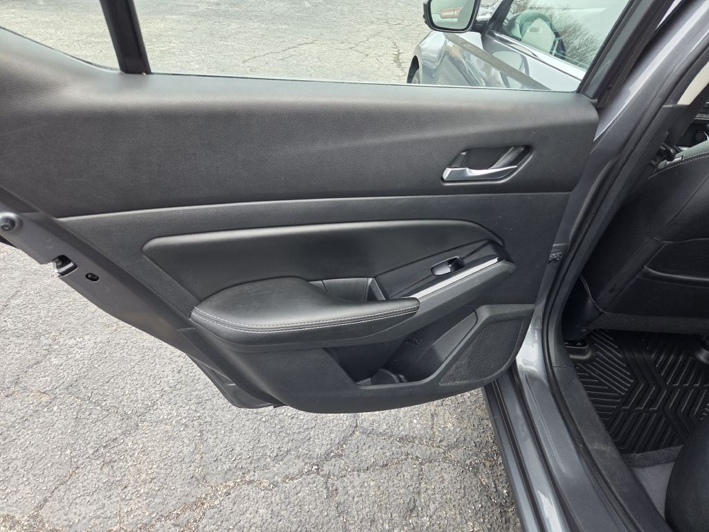 2020 Nissan Altima Image 42