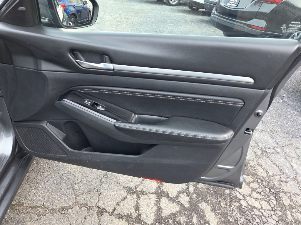 2020 Nissan Altima Image 47