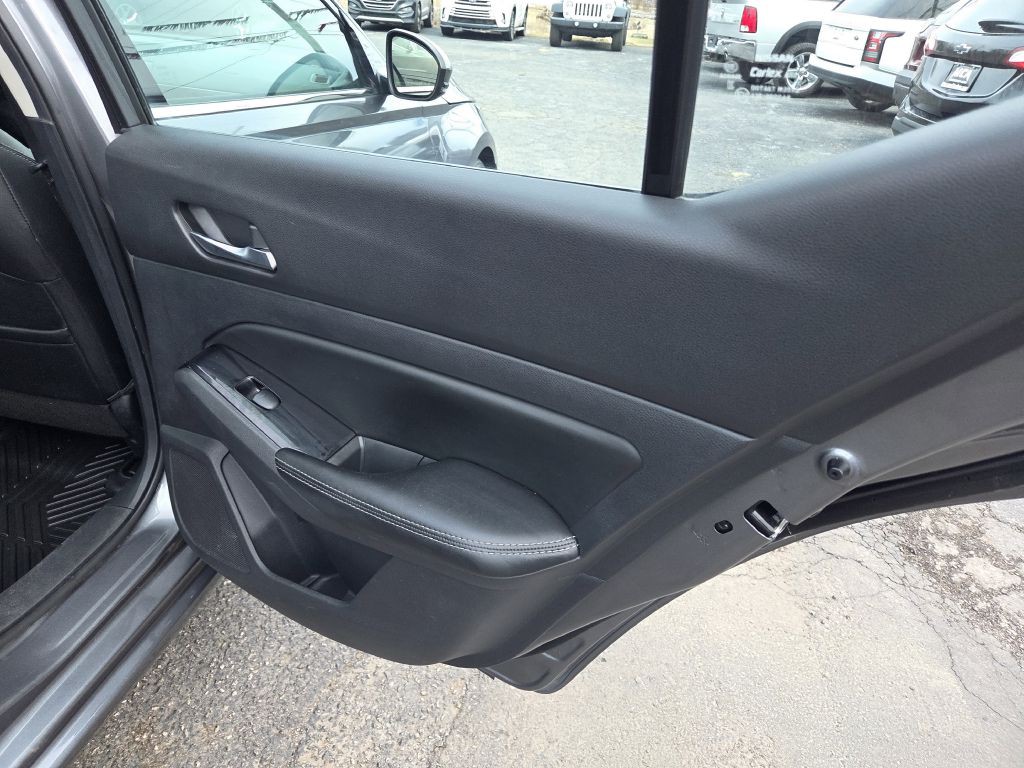 2020 Nissan Altima Image 52