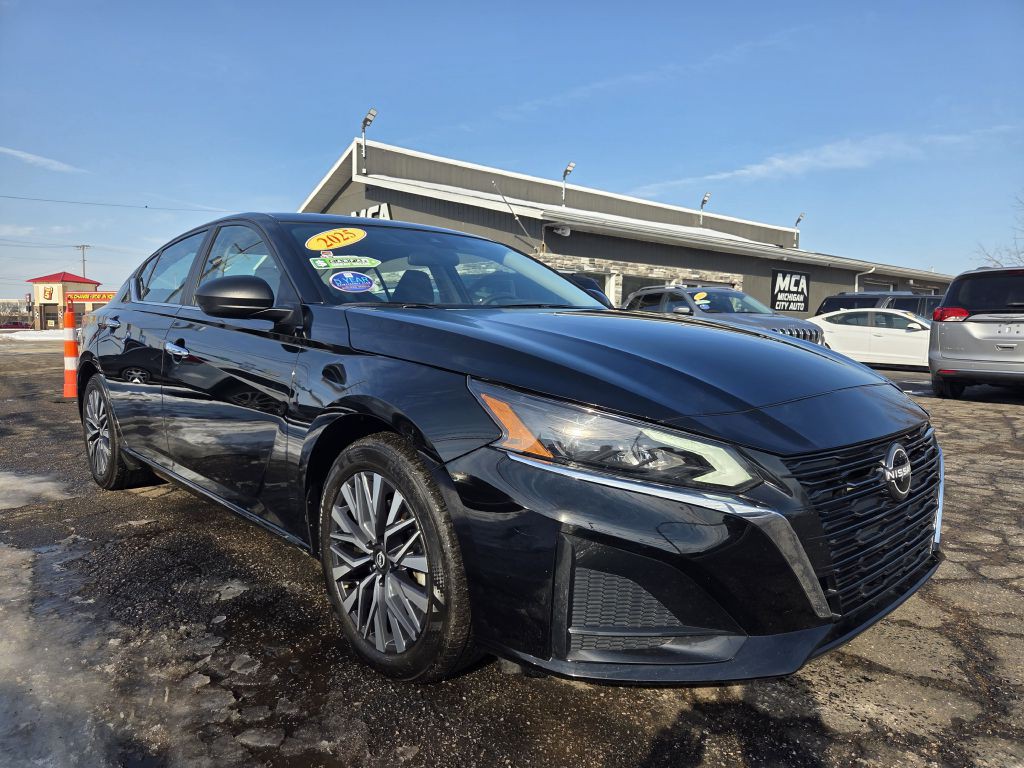 2025 Nissan Altima Image 1