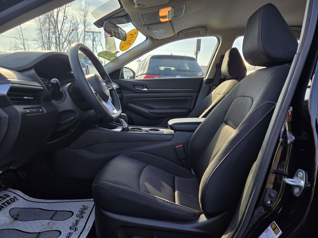 2025 Nissan Altima Image 22
