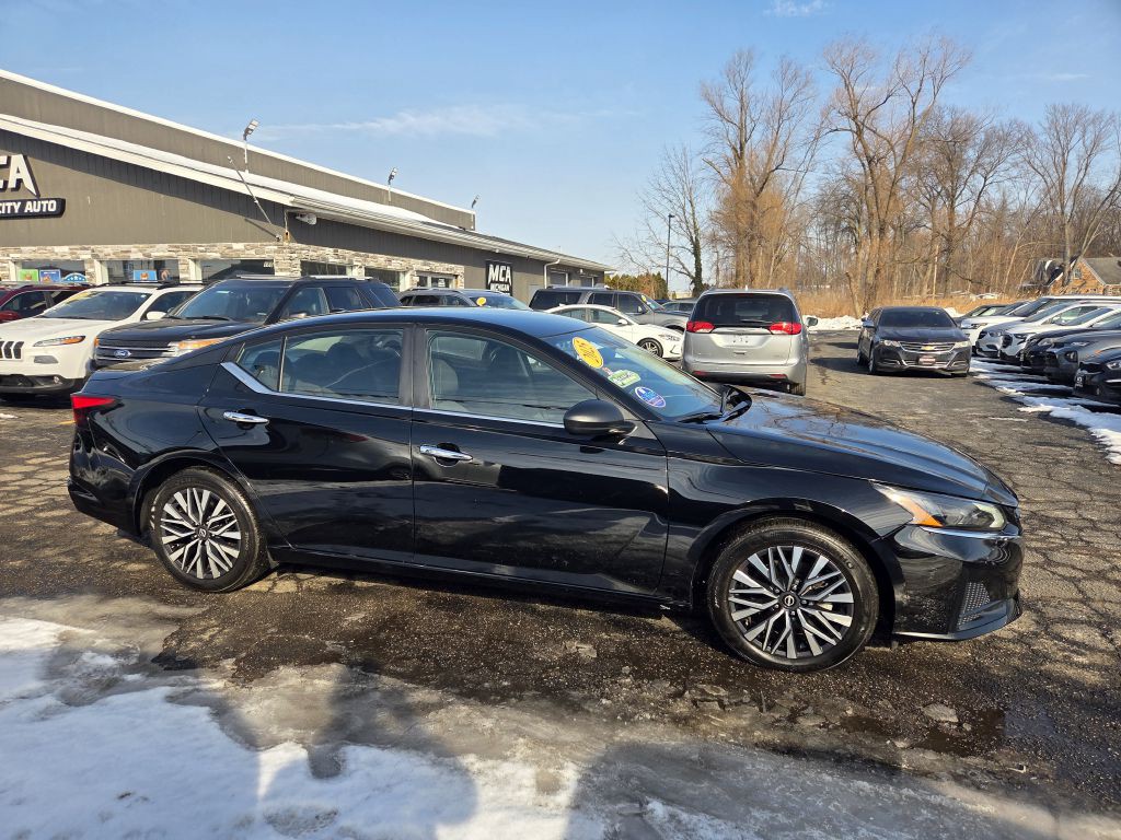 2025 Nissan Altima Image 5