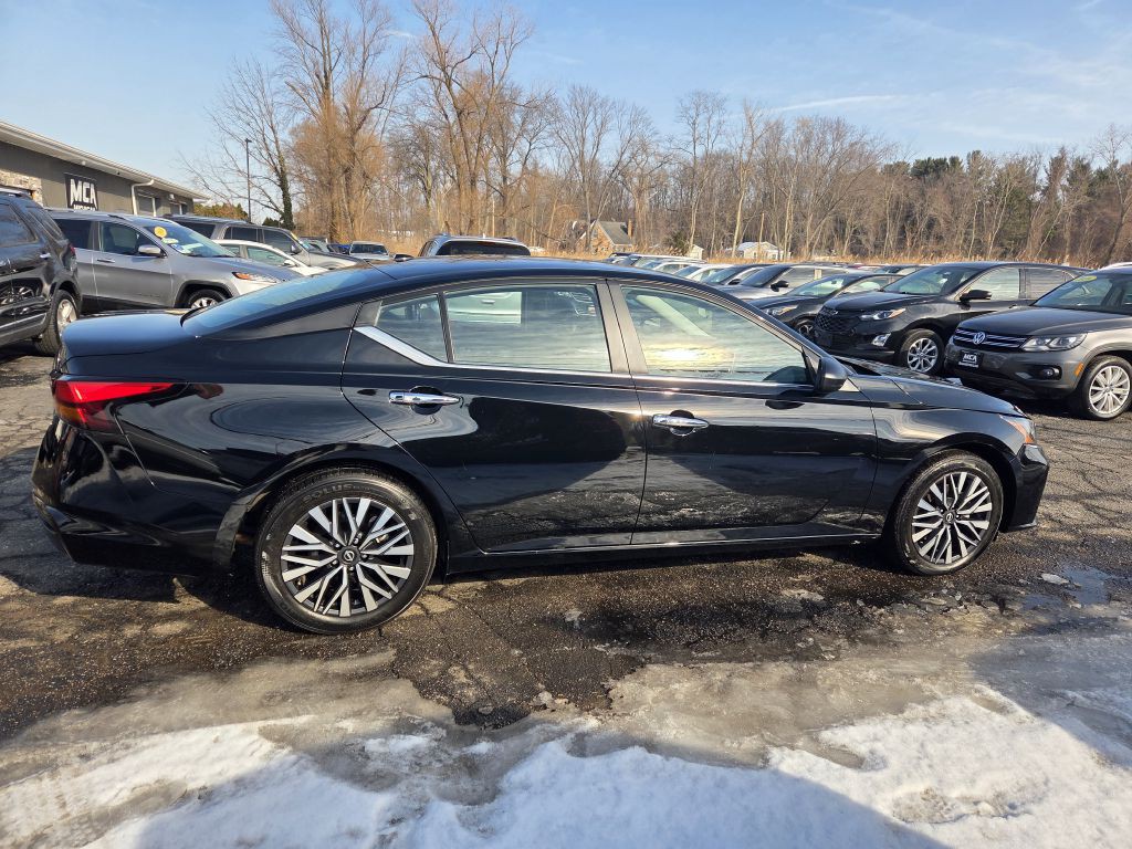 2025 Nissan Altima Image 6