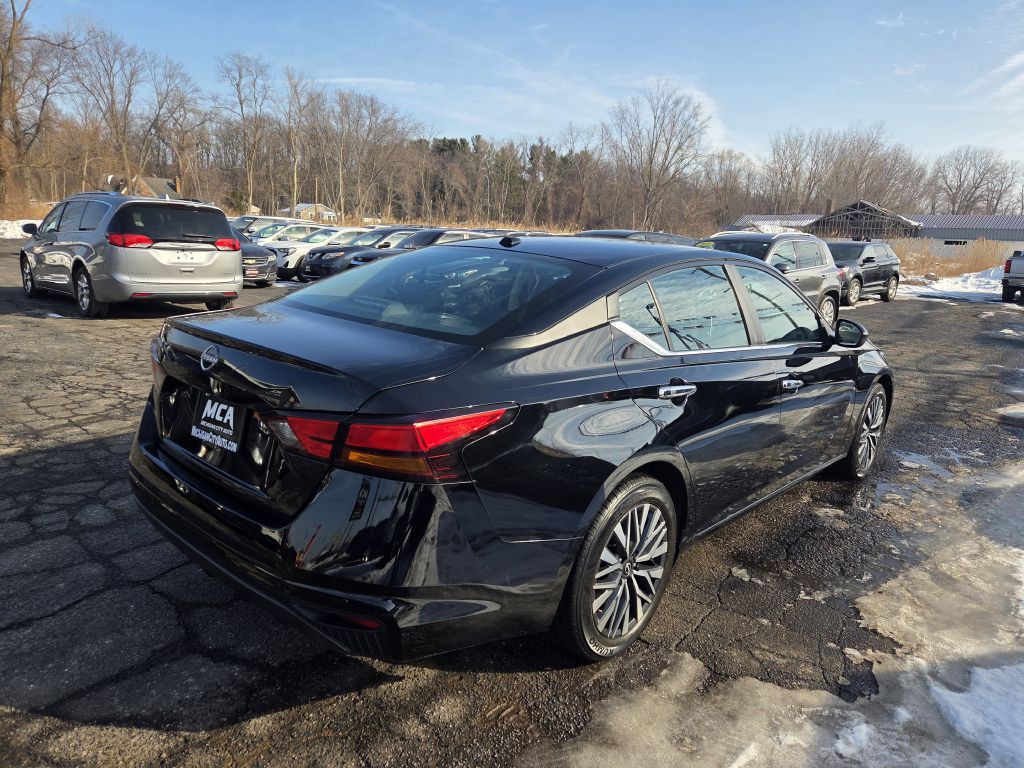 2025 Nissan Altima Image 7