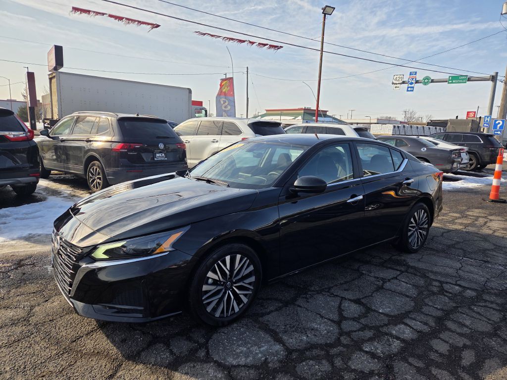 2025 Nissan Altima Image 12