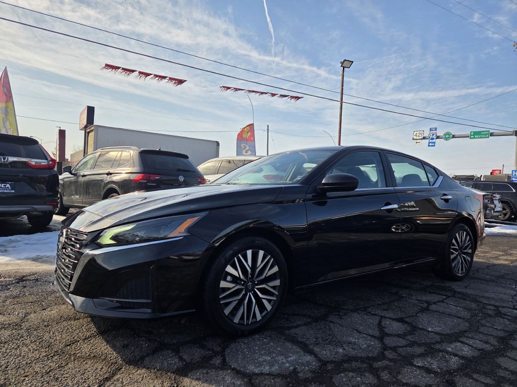 2025 Nissan Altima Image 13