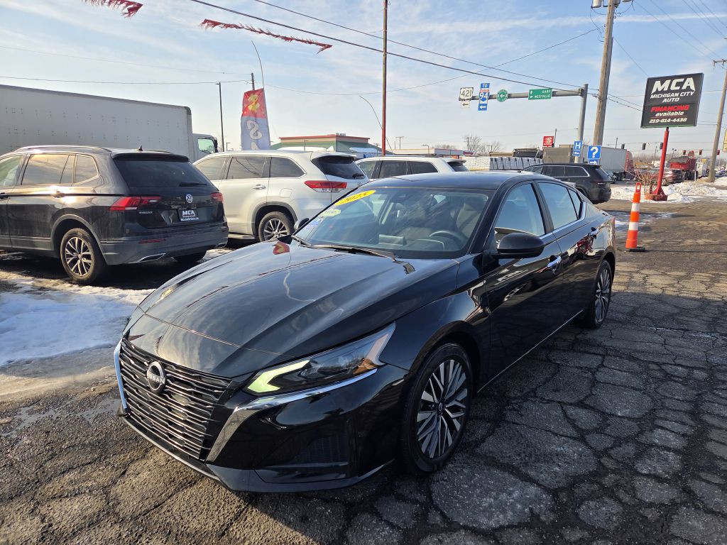 2025 Nissan Altima Image 14