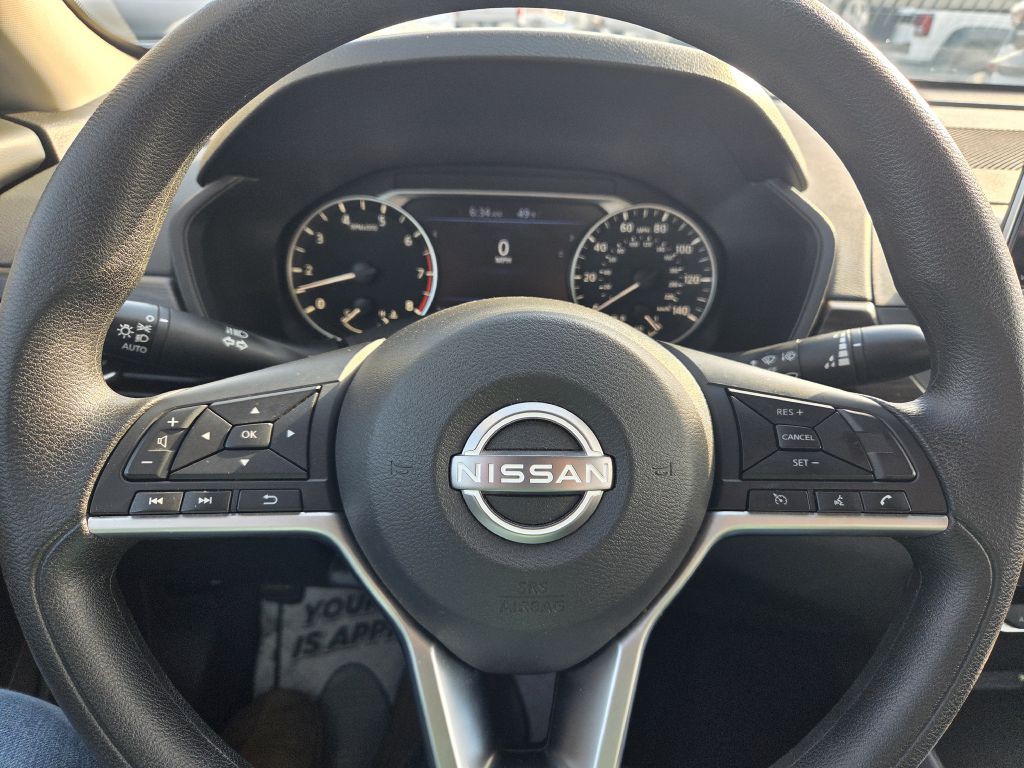 2025 Nissan Altima Image 26