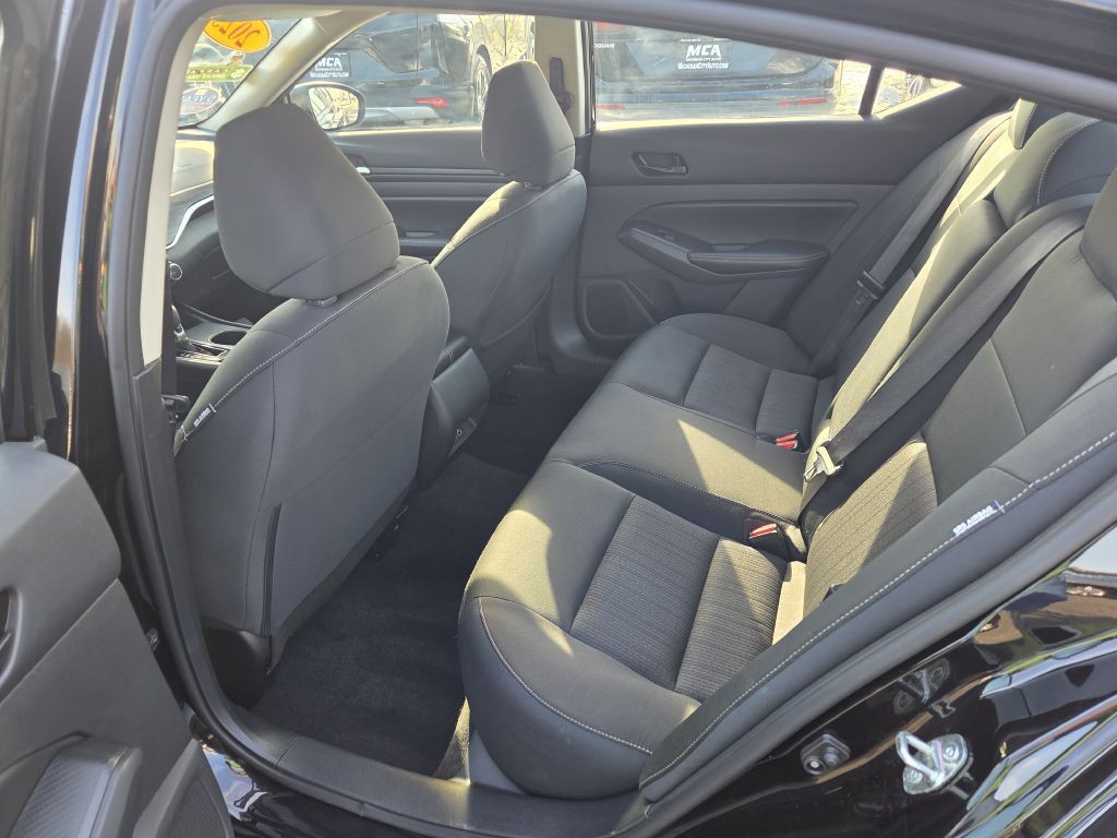 2025 Nissan Altima Image 38