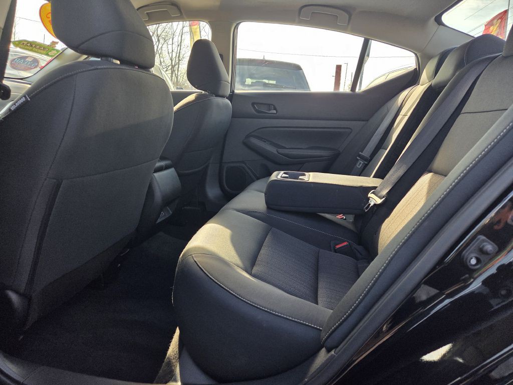 2025 Nissan Altima Image 39