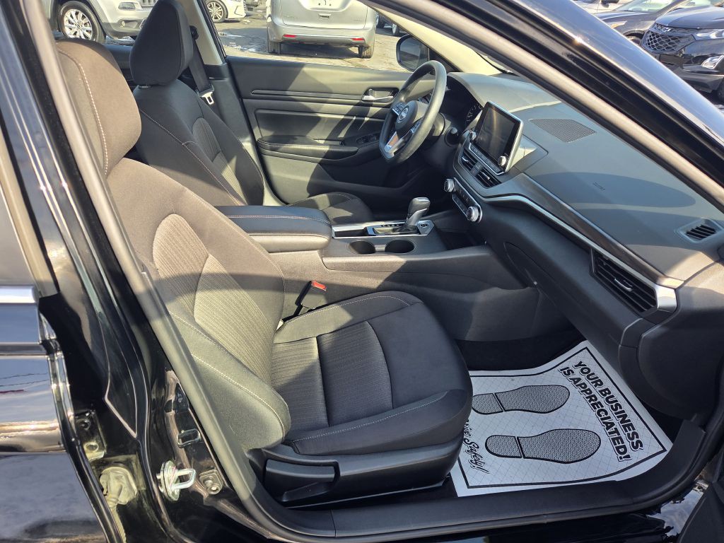 2025 Nissan Altima Image 43