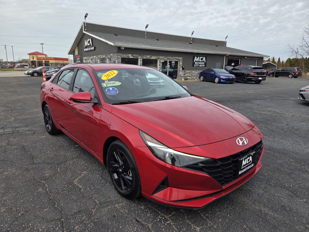2022 Hyundai Elantra Image 2