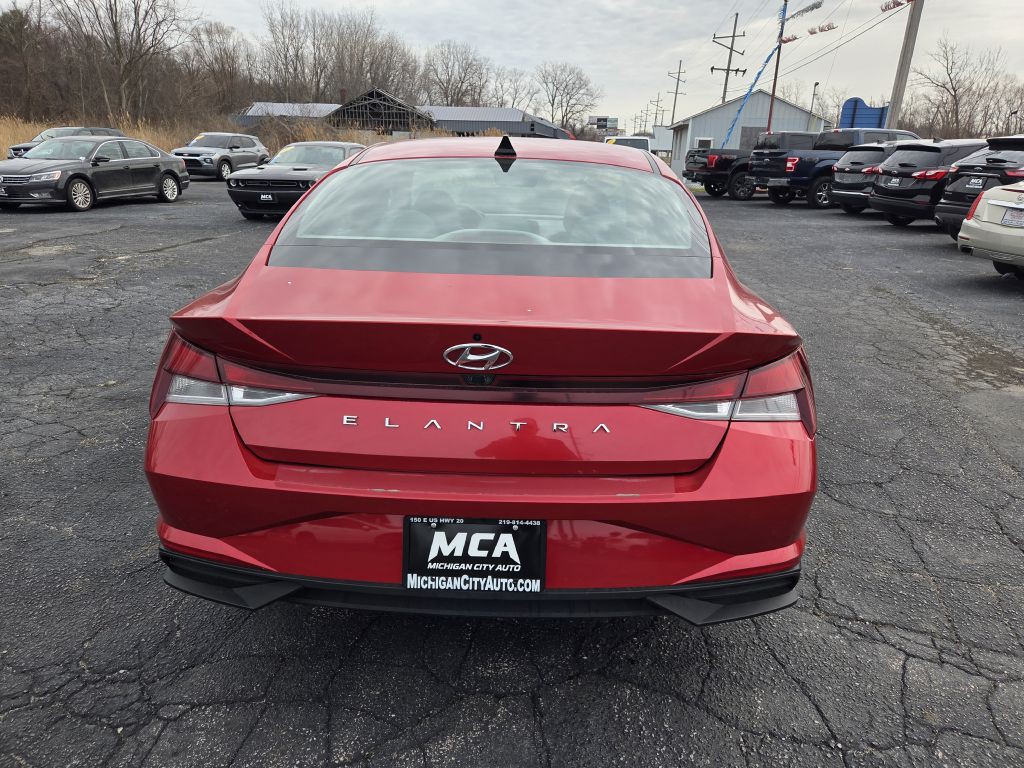 2022 Hyundai Elantra Image 8