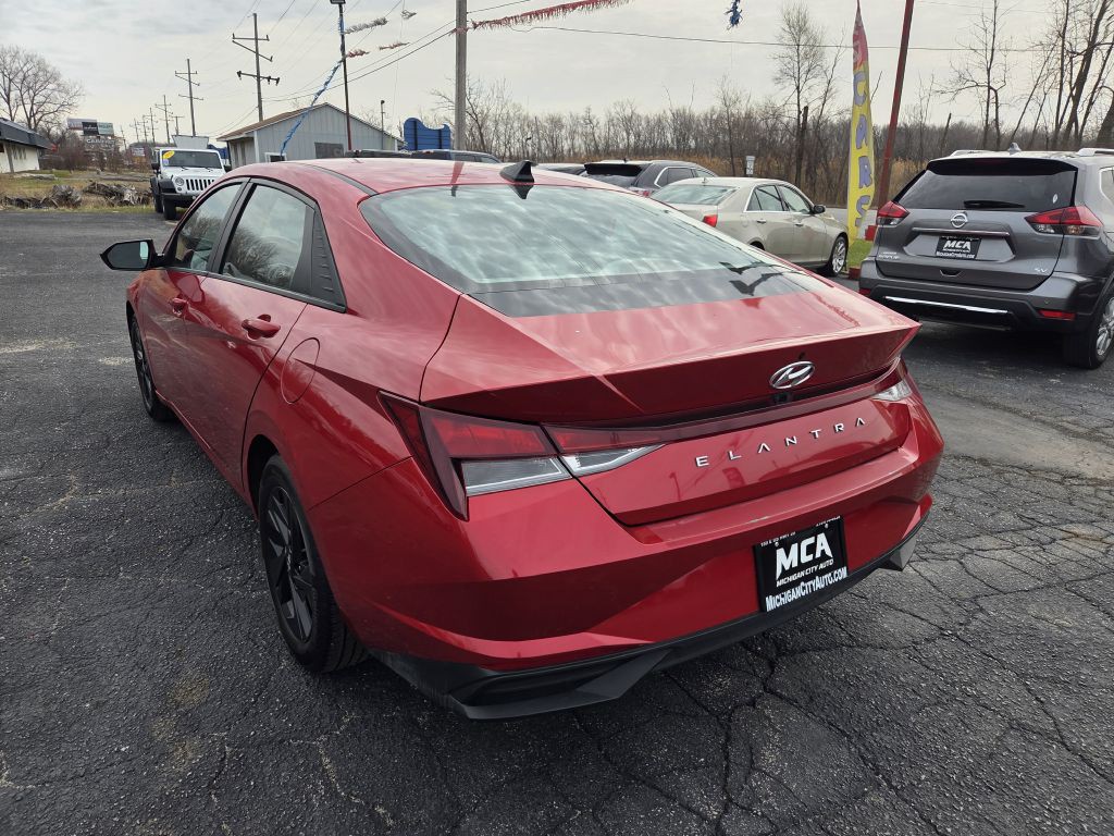 2022 Hyundai Elantra Image 9