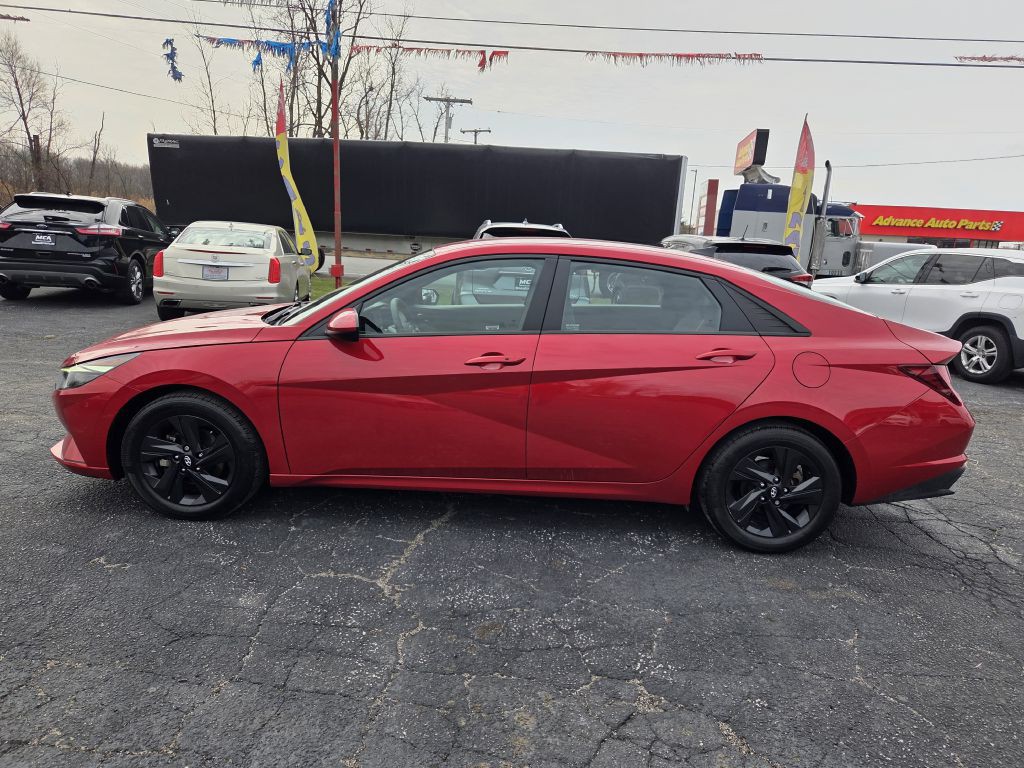 2022 Hyundai Elantra Image 11