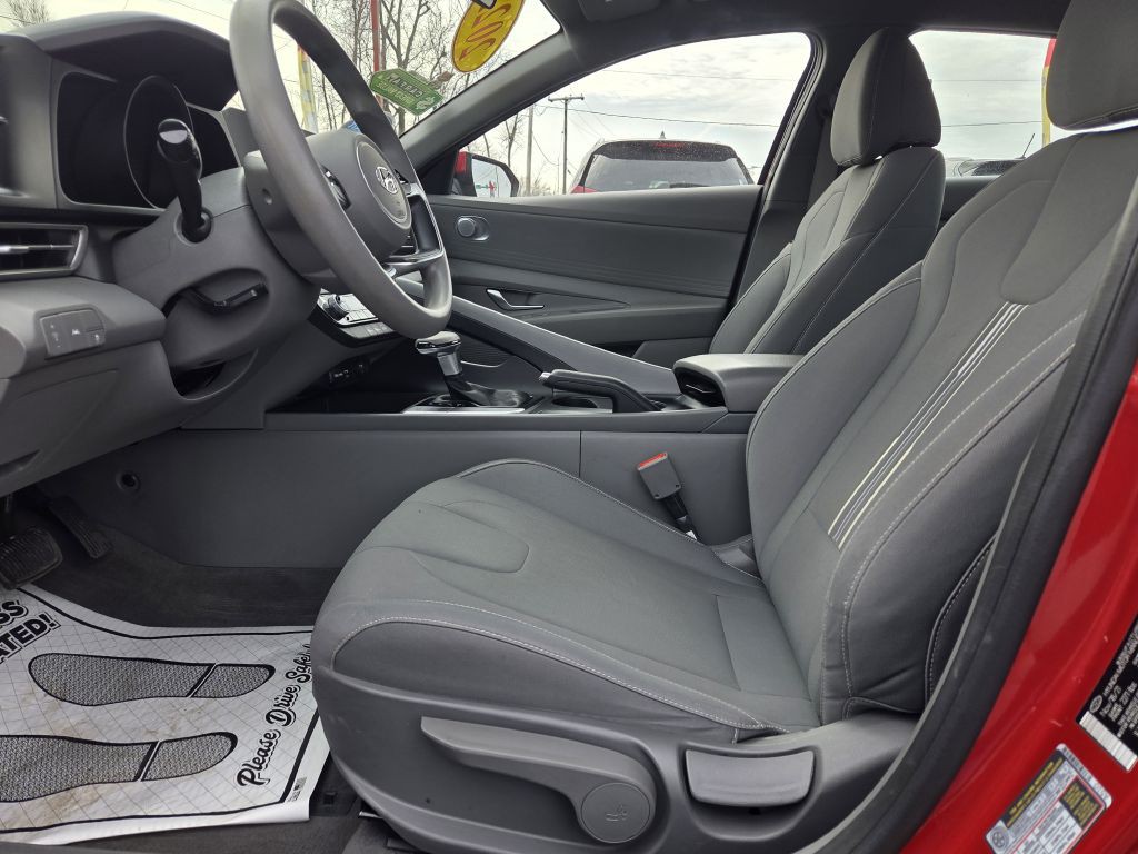 2022 Hyundai Elantra Image 21