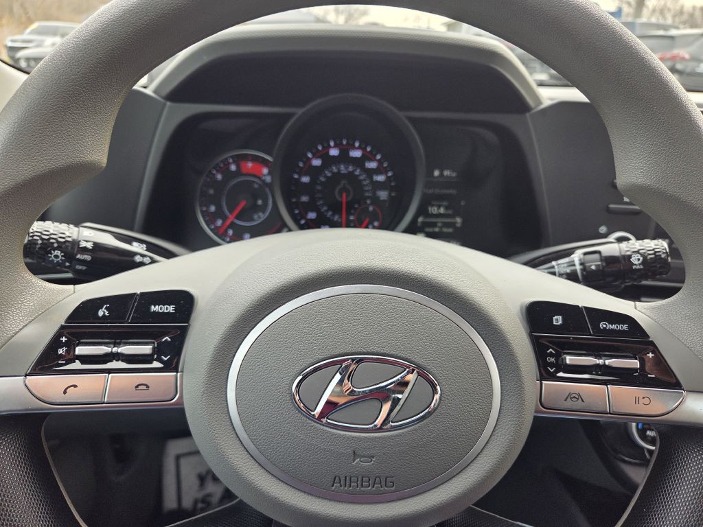 2022 Hyundai Elantra Image 25