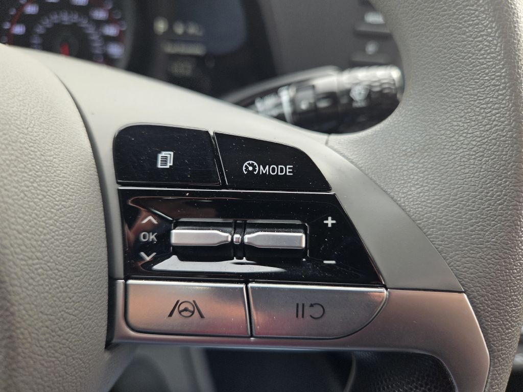2022 Hyundai Elantra Image 27