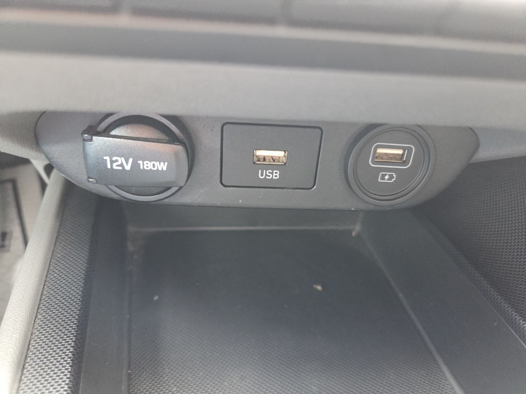 2022 Hyundai Elantra Image 31