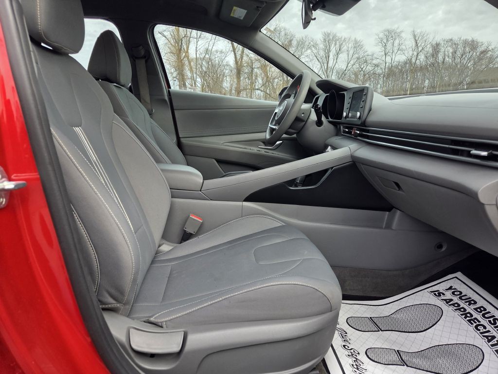 2022 Hyundai Elantra Image 41