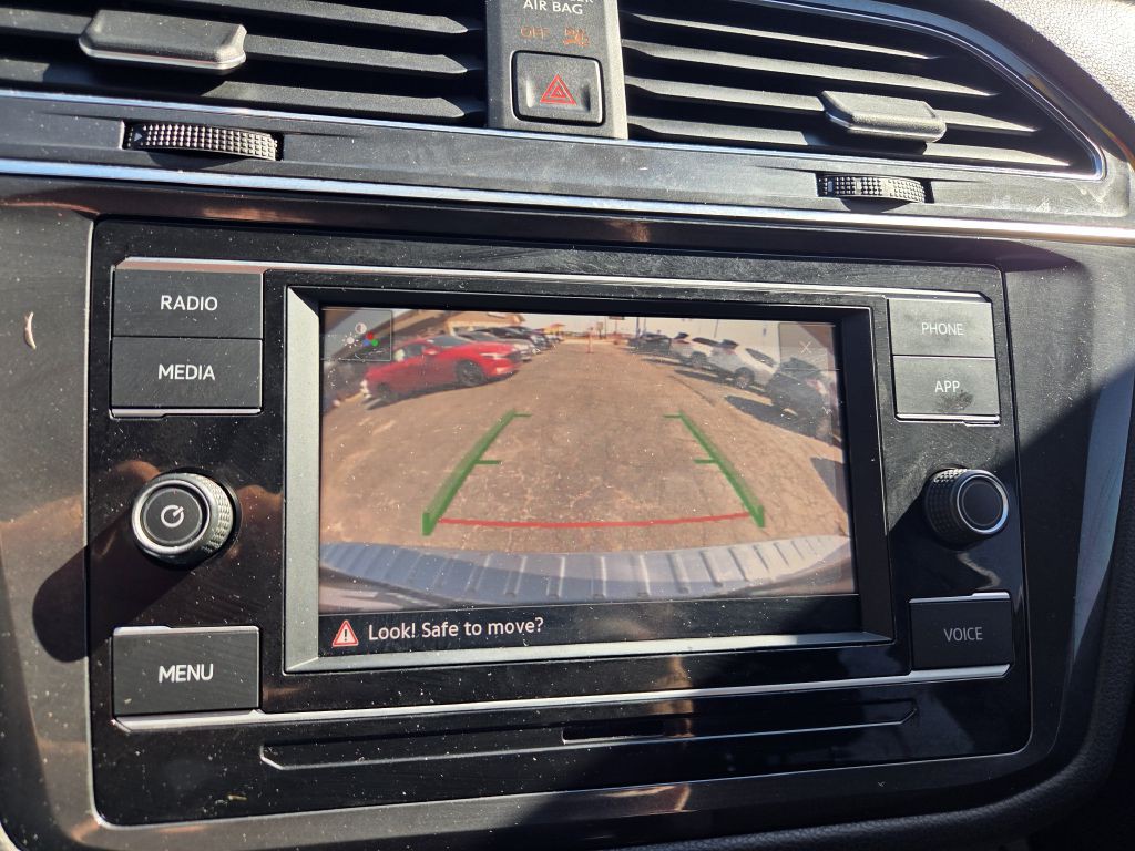 2022 Volkswagen Tiguan Image 32